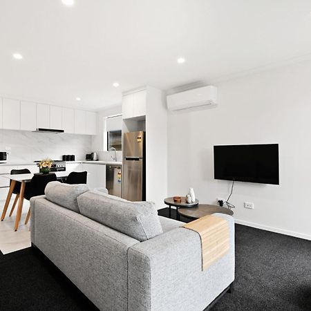 Villa Modern & Cozy New Build Retreat Hamilton Exterior foto